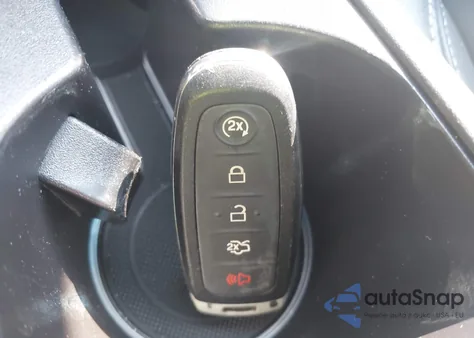 2017 Ford Escape Titanium из США, поврежденный, VIN 1FMCU9J97HUD60711